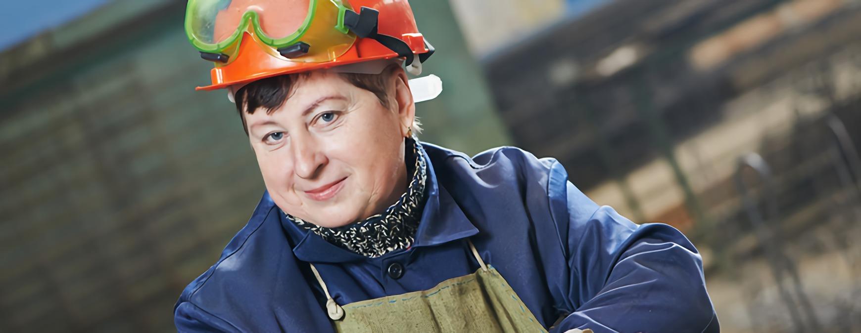 female welder in hard hat