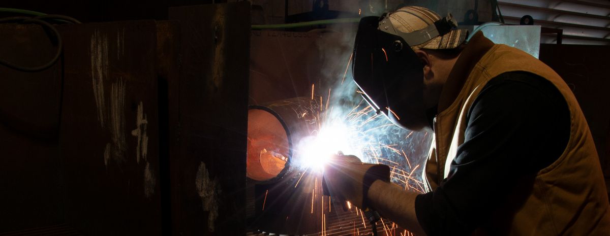 welding a pipe