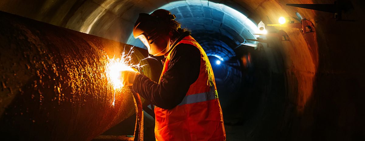 welding pipe in tunnel